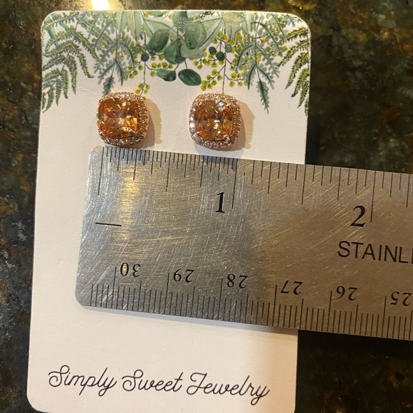 🎁Light peach stud earrings - Picture 6 of 7